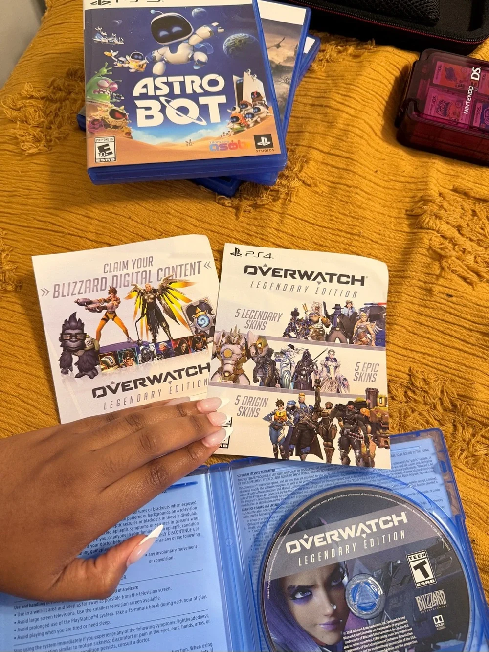 Sony PS4 Overwatch Legendary Edition - White & Blue Cover